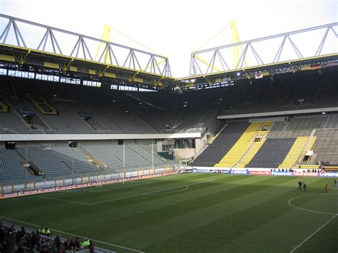 Dortmund stadı kapasite
